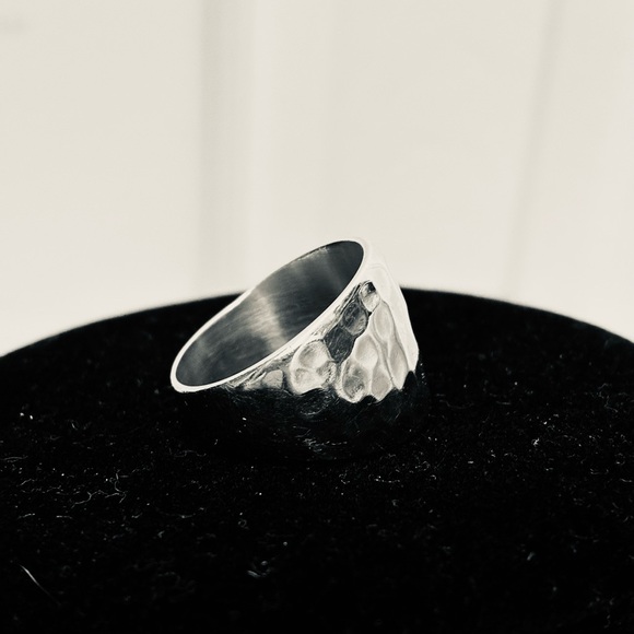 Silver ring - Picture 3 of 3